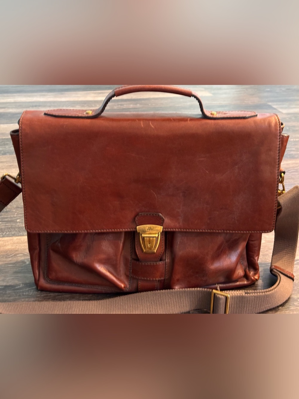 The Bridge Men's Brown Leather Messenger Bag Briefcase with Brass Hardware